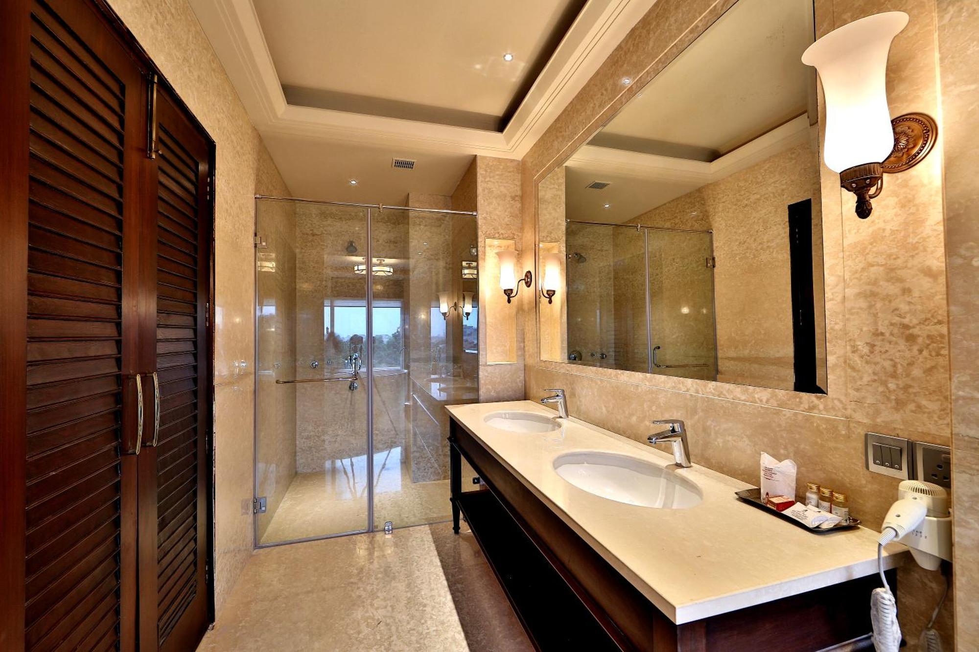 Hotel Maharaja Regency Ludhiana Ngoại thất bức ảnh